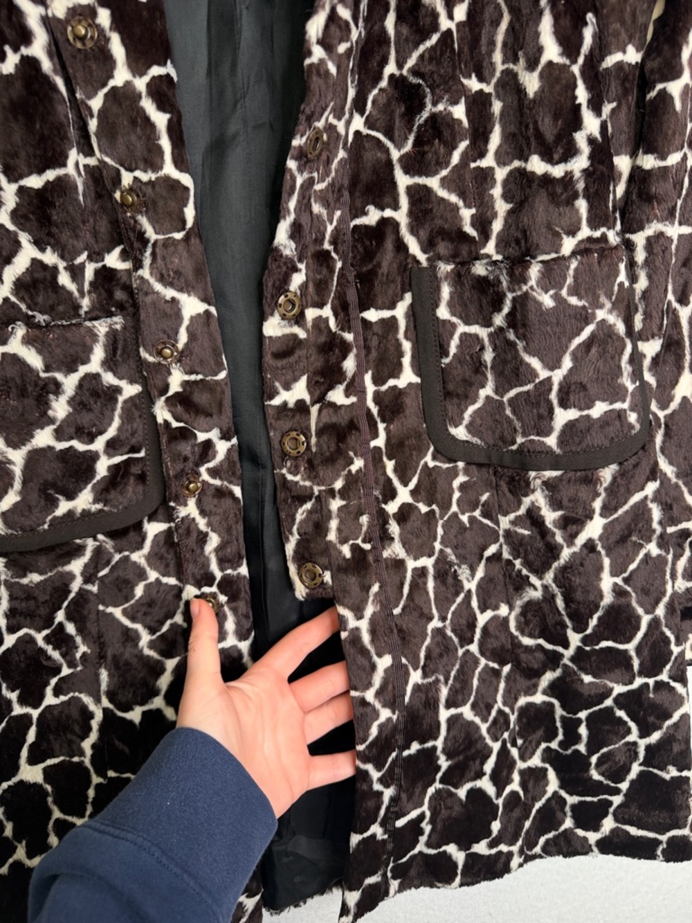 Y2K Women’s Giraffe-Printed Short Hair Fitted Blazer Coat - Picture 2 of 7